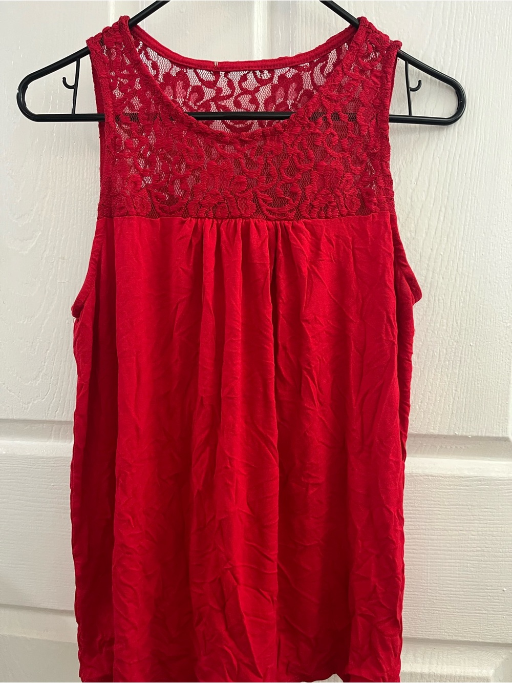 Red Lace Yoke Sleeveless Women's Top